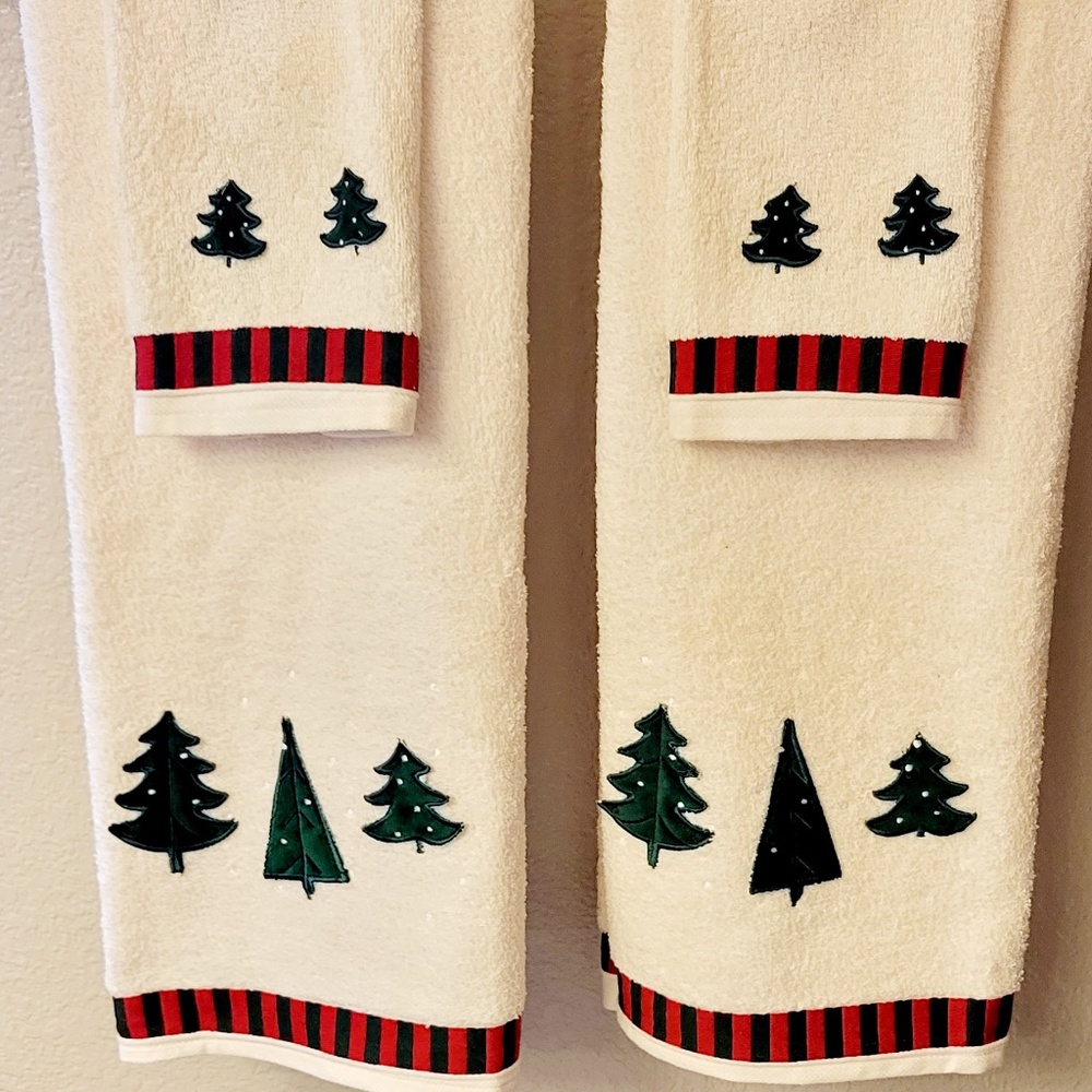 Christmas Tree Towel Set: Never used
